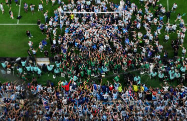 Nikon magazine - photographing football