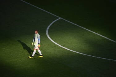 Nikon magazine - photographing football